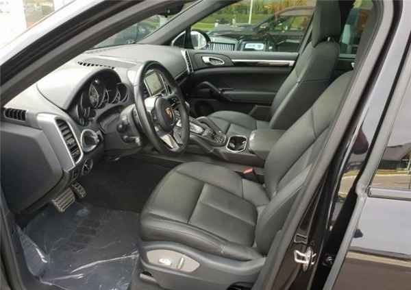 Porsche Cayenne cena 148000 przebieg: 188000, rok produkcji 2015 z Kraków małe 191
